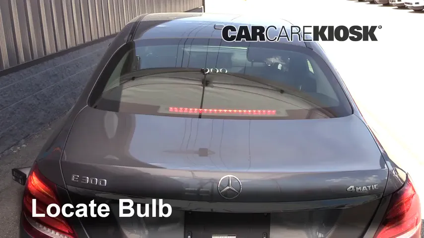 2018 Mercedes-Benz E300 4Matic 2.0L 4 Cyl. Turbo Luces Luz de freno central (reemplazar foco)